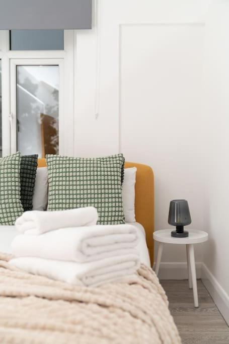 Two Bedroom Apartment By Buonomo Stays Short Lets & Serviced Accommodation In Balham With Balcony لندن المظهر الخارجي الصورة